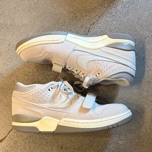 Nike Men's Cream and Gray Sneakers